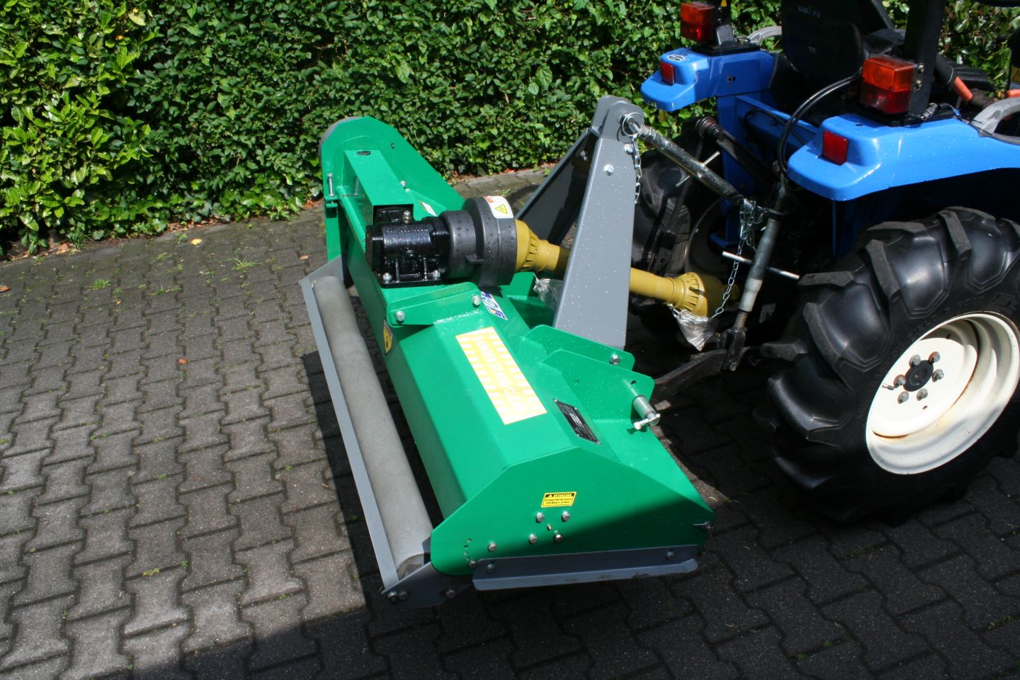 New Holland TC18D + flail mower 125 cm