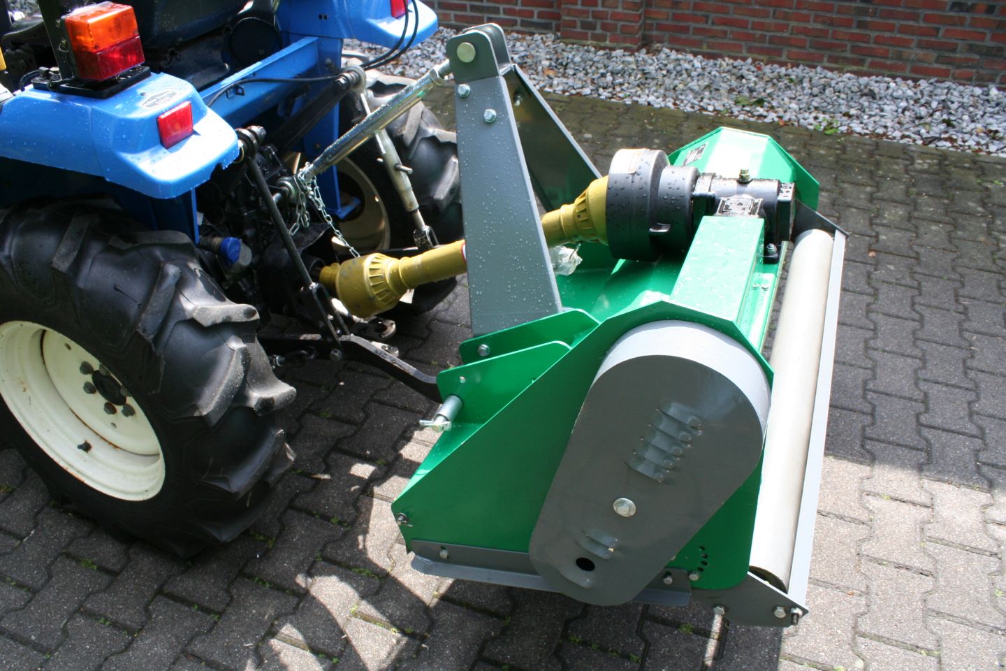 New Holland TC18D + flail mower 125 cm