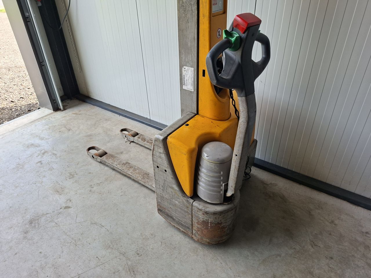 Elektrische stapelaar jungheinrich ec 10 165 cm 1000 kg