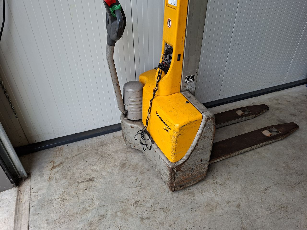 Elektrische stapelaar jungheinrich ec 10 165 cm 1000 kg