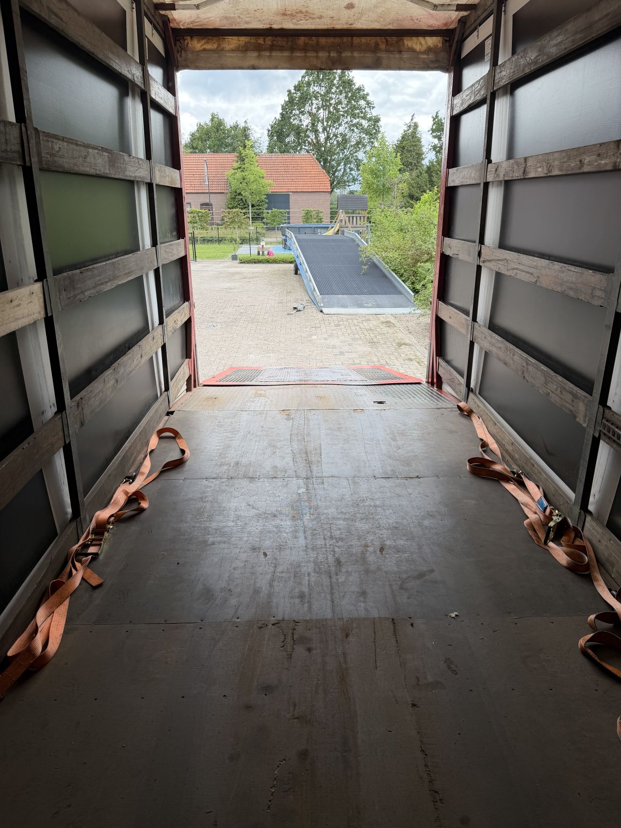 Nooteboom Semi dieplader machine transport laadklep