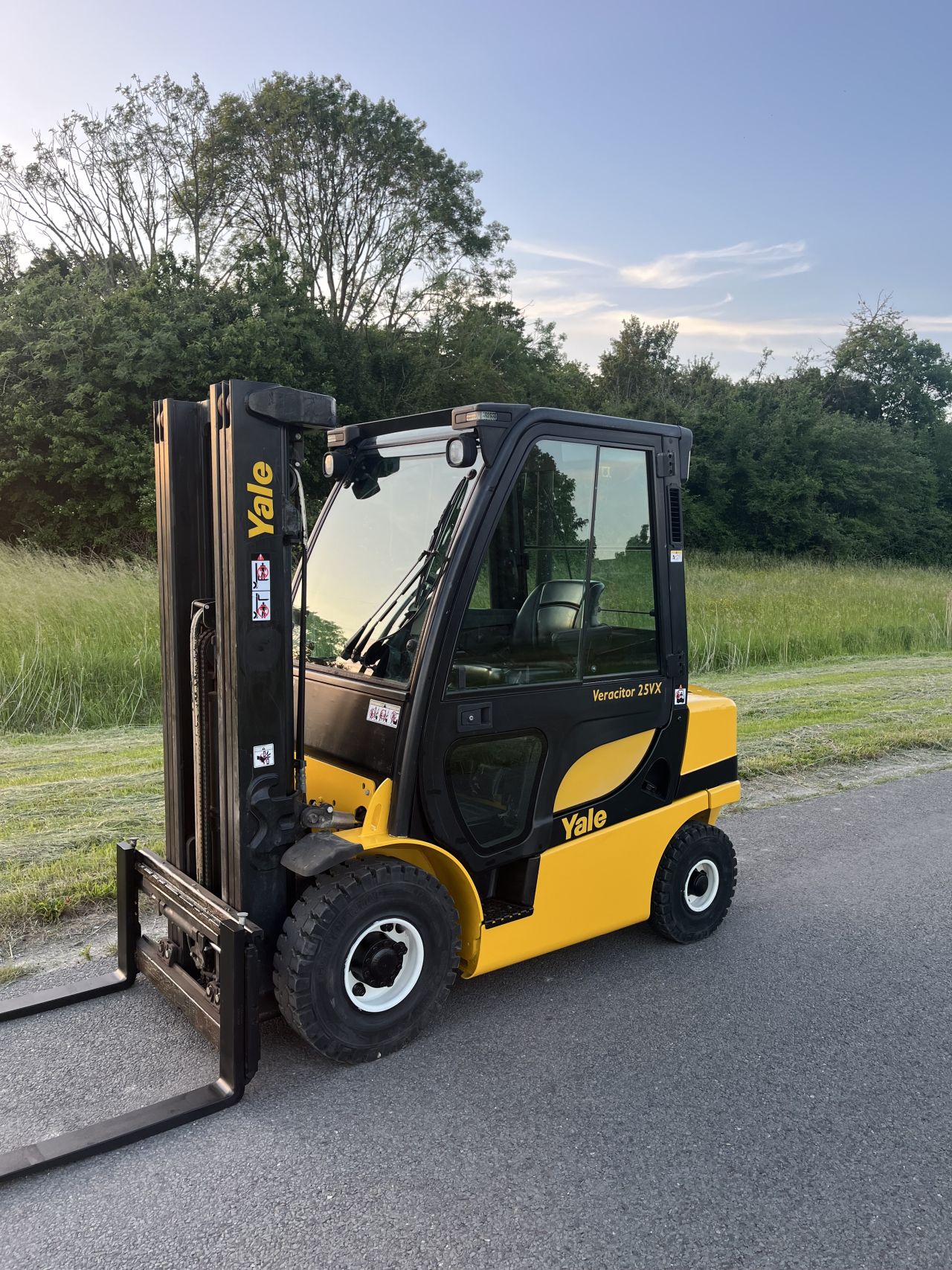 Yale GDP25VX Diesel heftruck triplo sideshift 1447 uur!