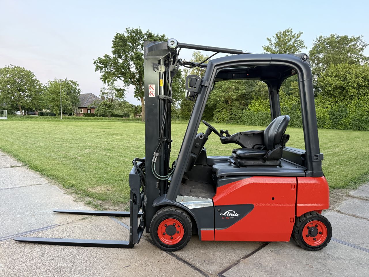 Linde 1600KG triplex Sideshift vorkversteller 4600uur BJ2019