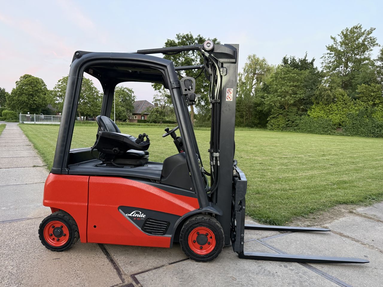 Linde 1600KG triplex Sideshift vorkversteller 4600uur BJ2019