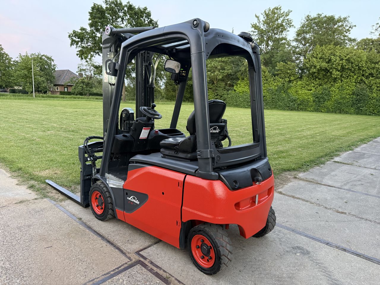 Linde 1600KG triplex Sideshift vorkversteller 4600uur BJ2019