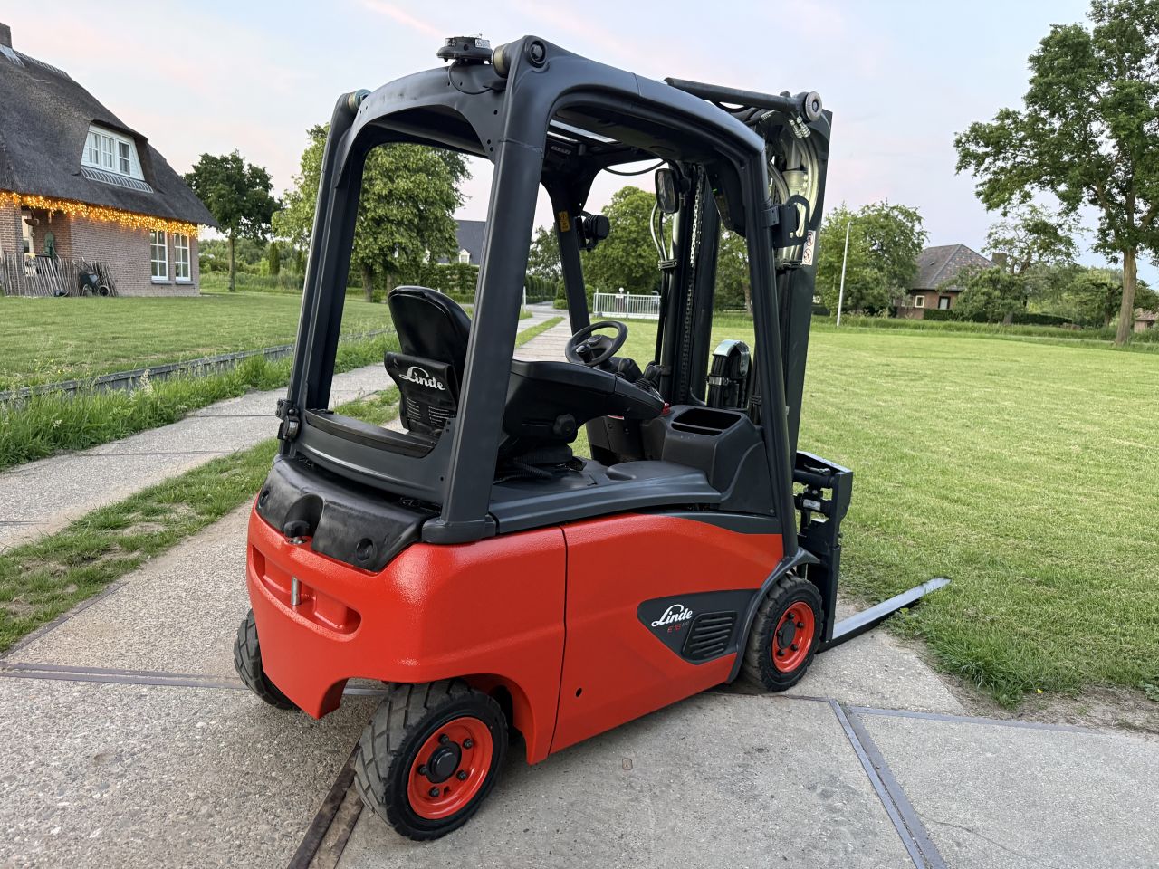 Linde 1600KG triplex Sideshift vorkversteller 4600uur BJ2019