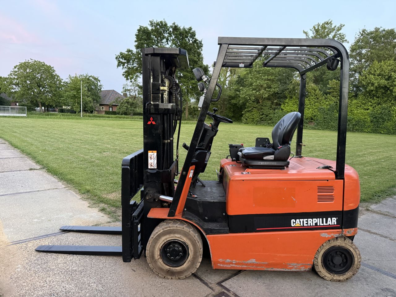 Caterpillar 2.5 tonner elektrisch triplo 4.7M Sideshift