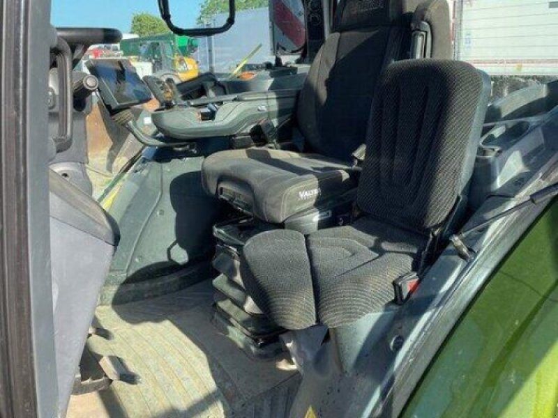 Valtra Q305