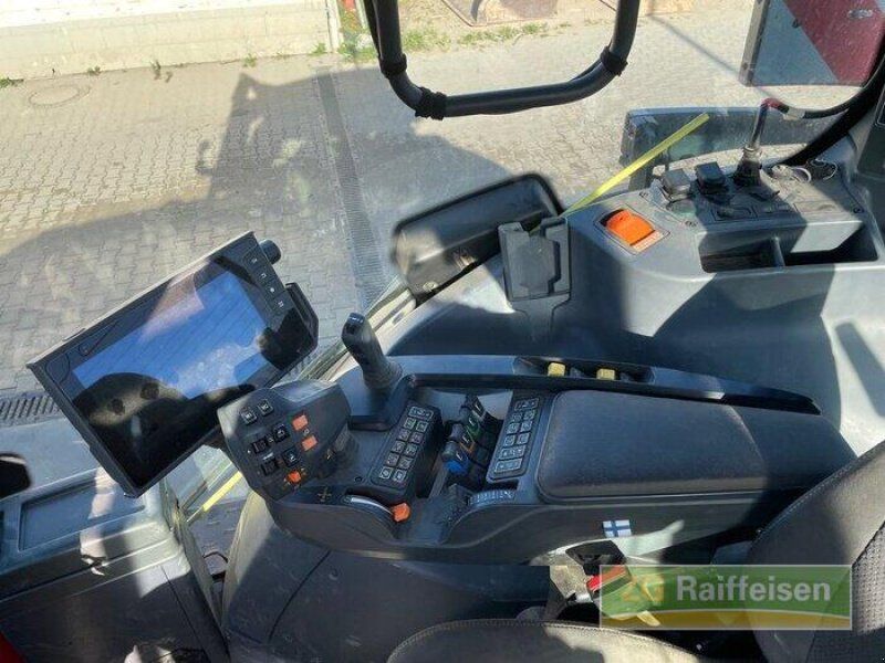 Valtra Q305