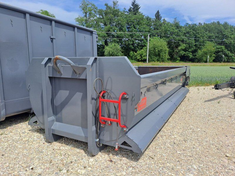Decker Container Halfpipe Mulde für Abrollkipper