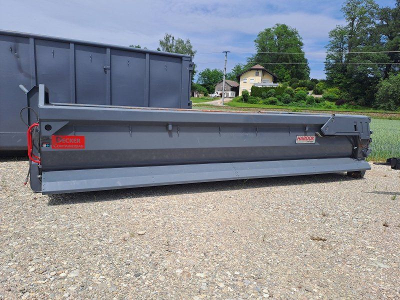 Decker Container Halfpipe Mulde für Abrollkipper