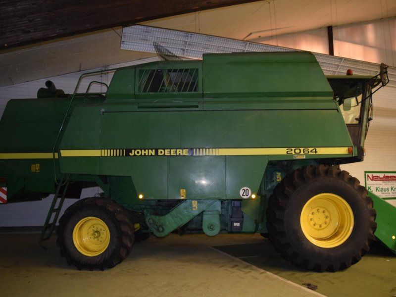 John Deere 2064