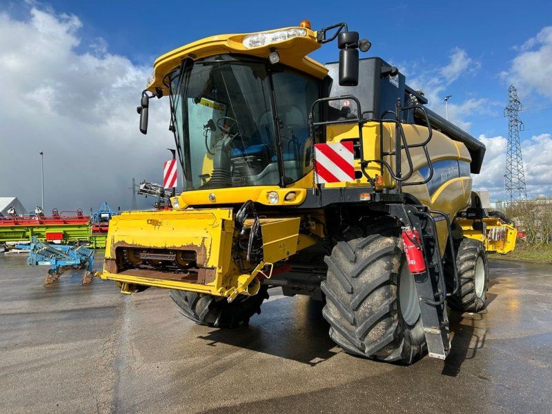 New Holland CX8080