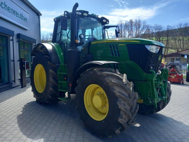 John Deere 6195M