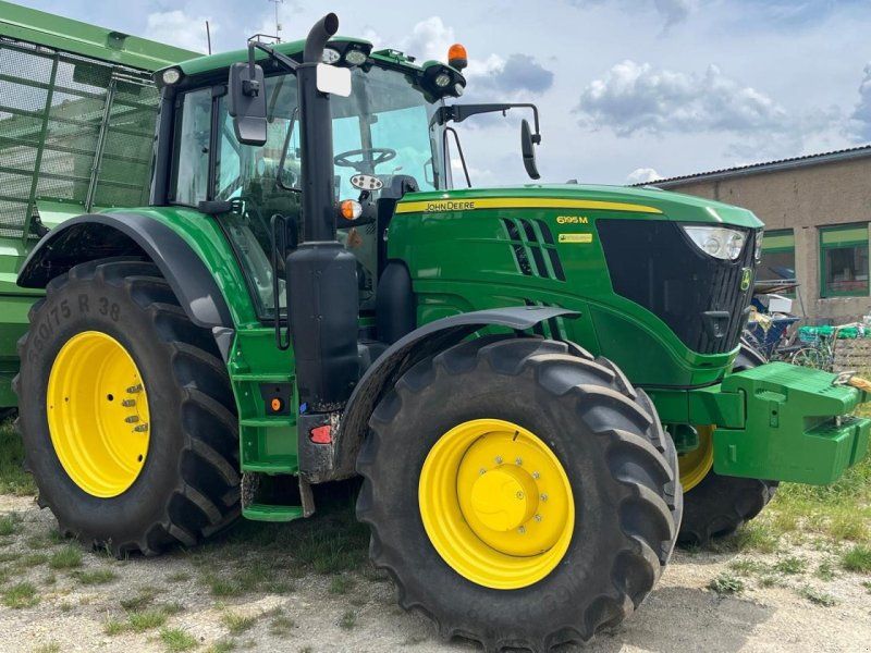 John Deere 6195M