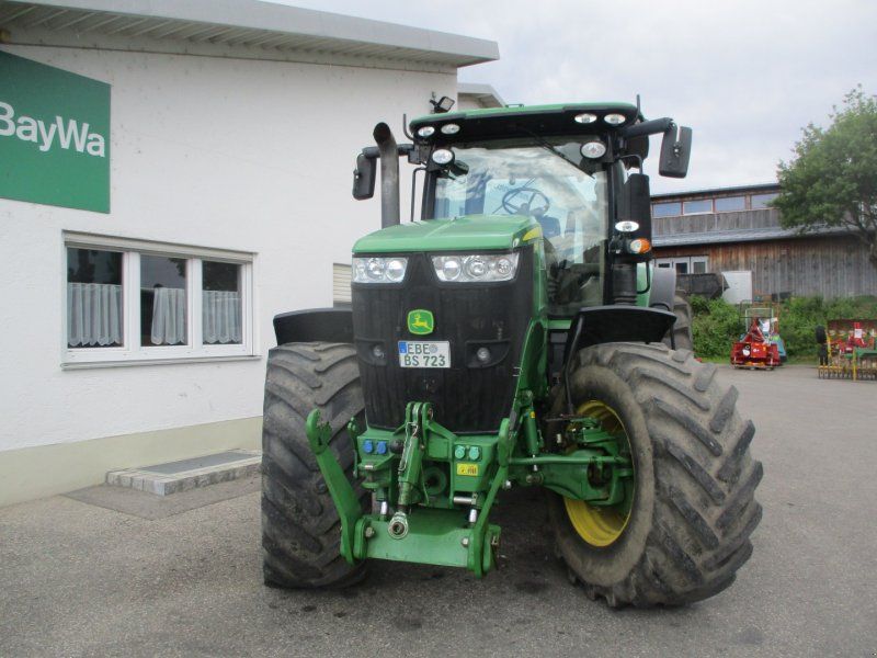 John Deere 7230R