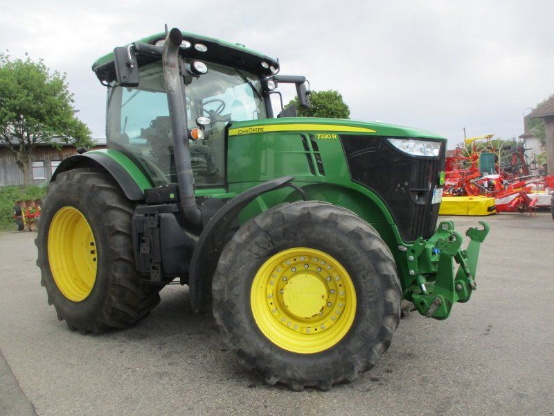 John Deere 7230R