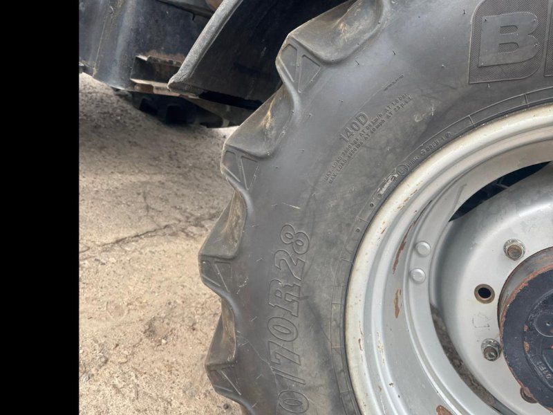 Case IH MX 135 mit Frontlader