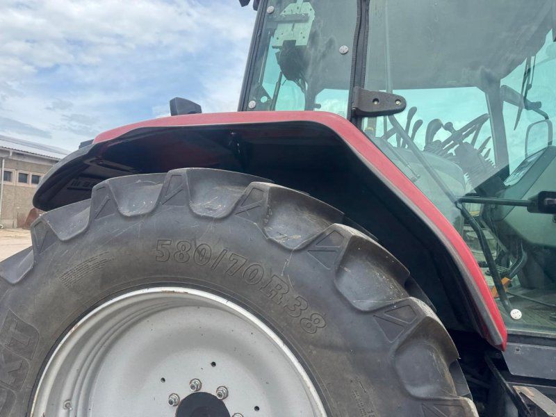 Case IH MX 135 mit Frontlader