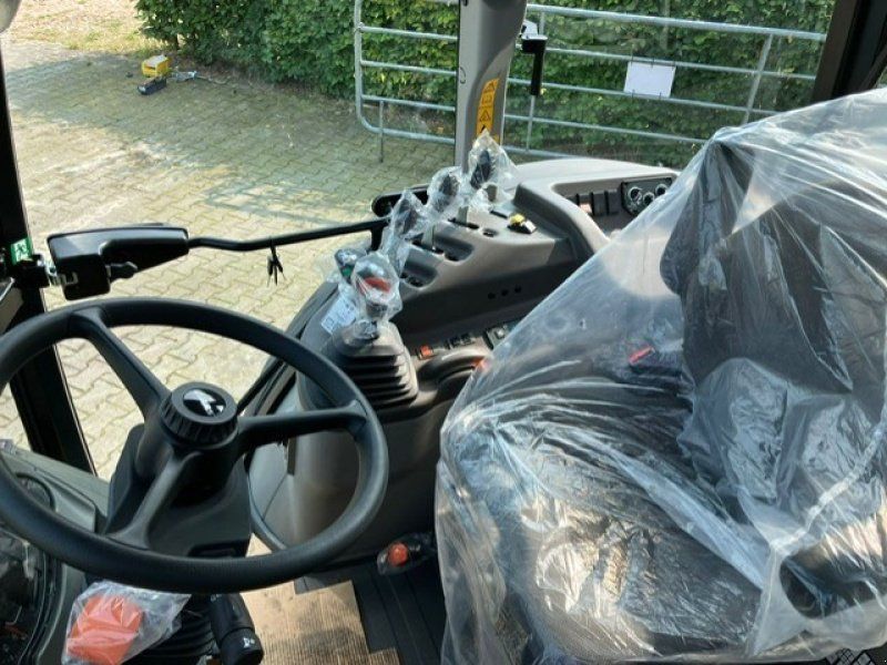Claas Axos 240 Advanced