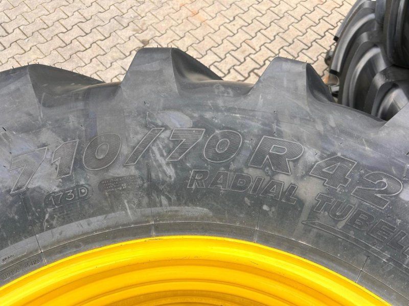 Michelin MachXBib 710/70 R42