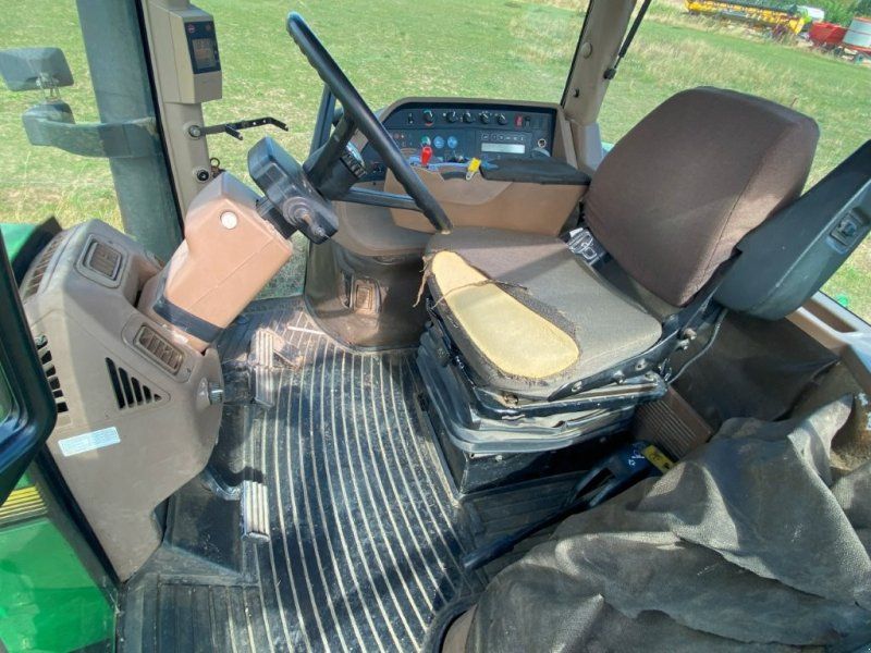 John Deere 8200