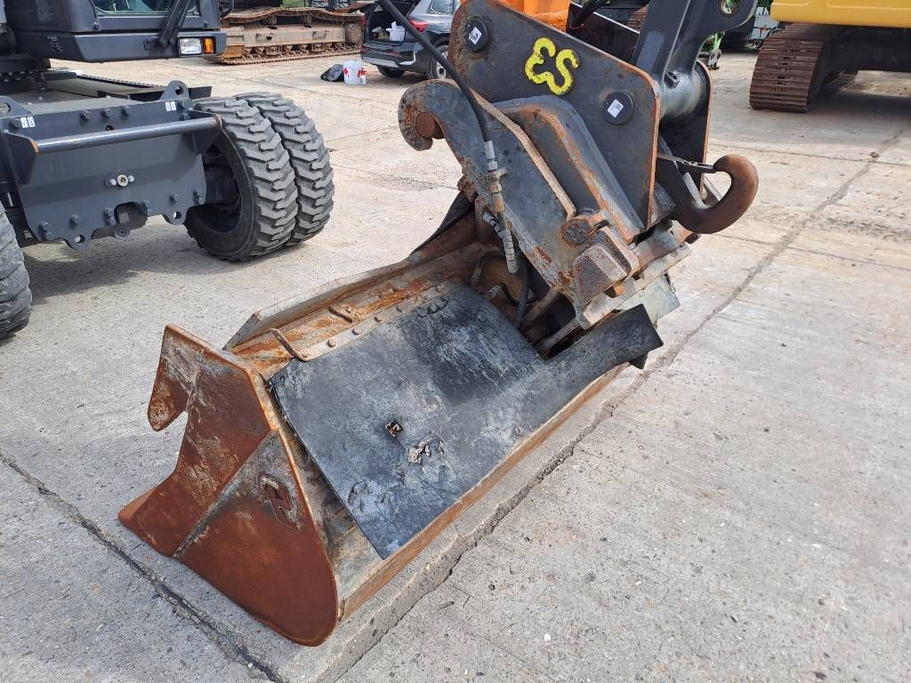 Develon DX 160 W-7