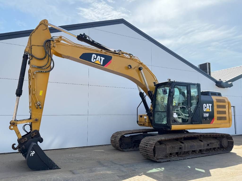 CAT 320FL - New Bucket / Hammer Lines / Camera