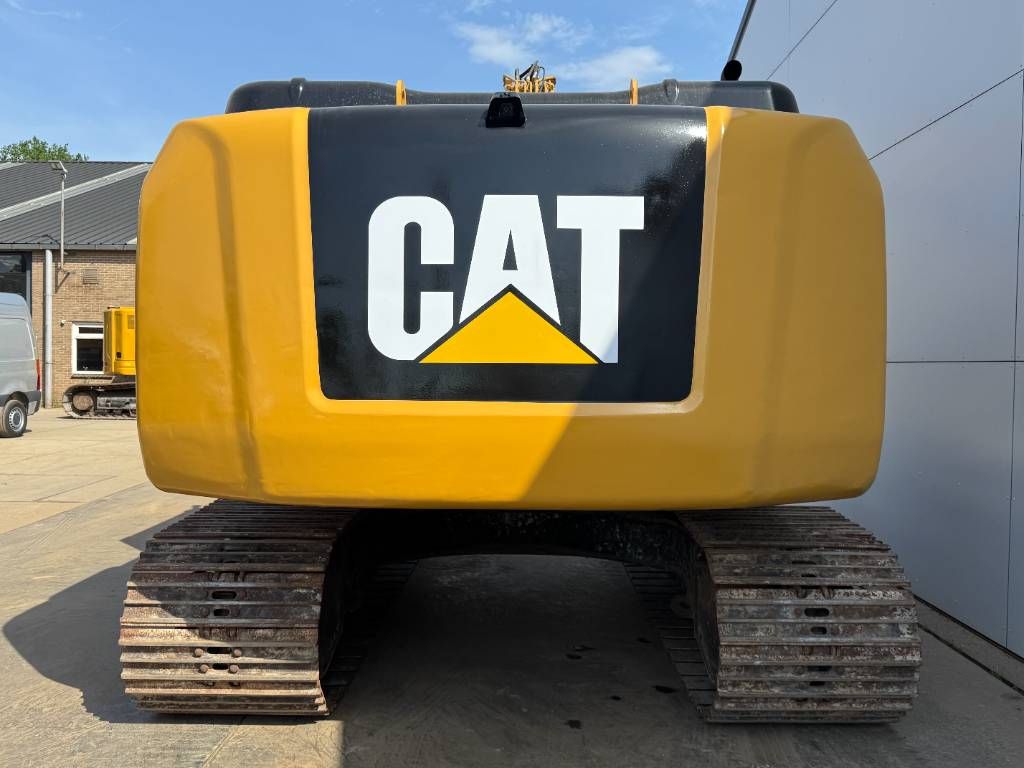 CAT 320FL - New Bucket / Hammer Lines / Camera