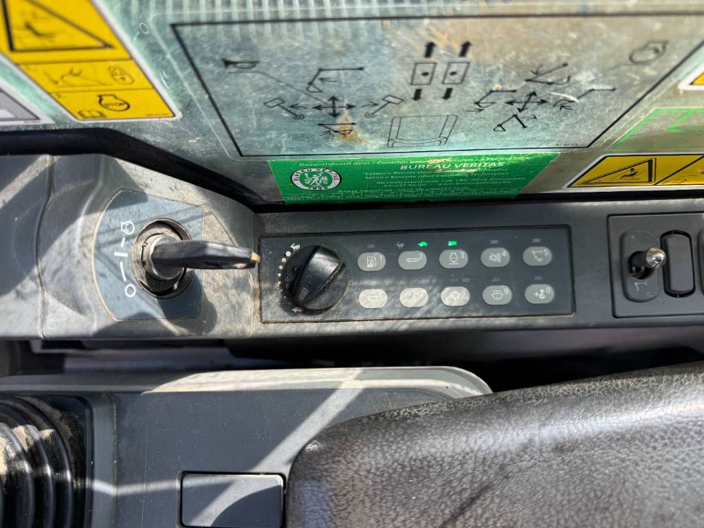 CAT 320FL - New Bucket / Hammer Lines / Camera