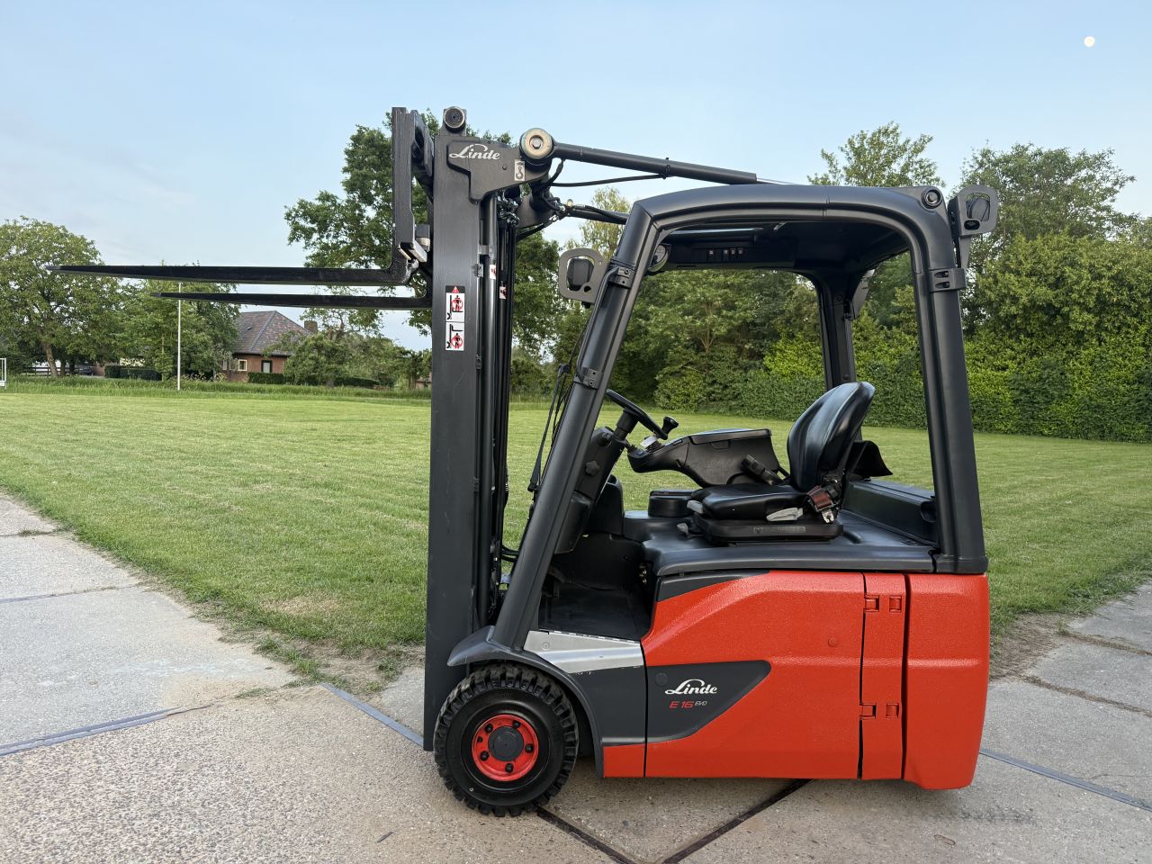 Linde E16 EVO triplex freelift Sideshift nieuwe banden