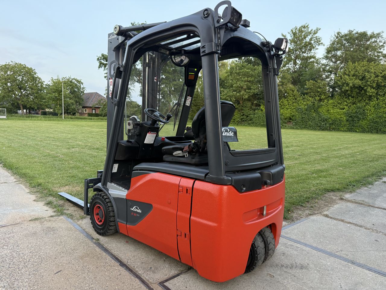 Linde E16 EVO triplex freelift Sideshift nieuwe banden