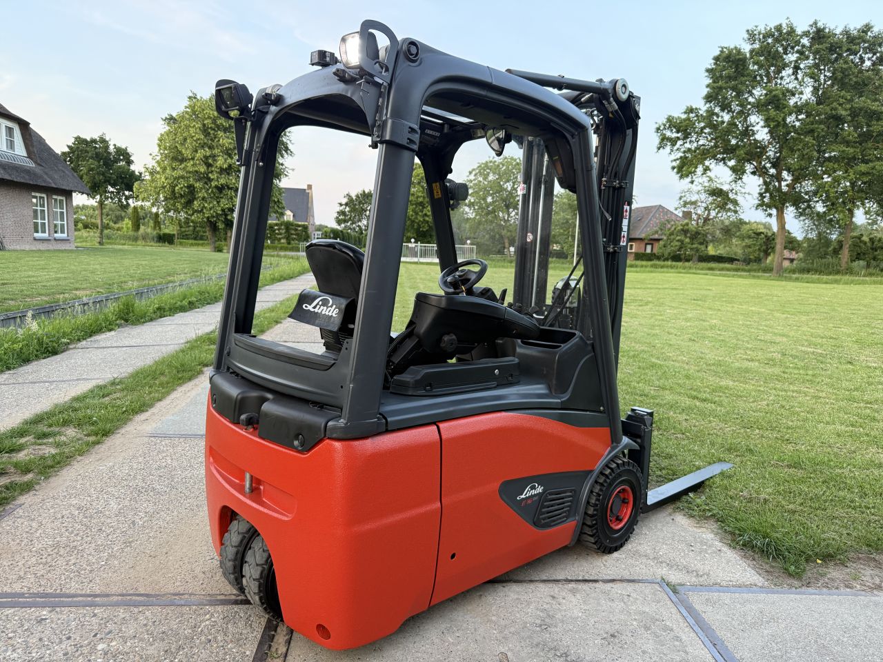 Linde E16 EVO triplex freelift Sideshift nieuwe banden