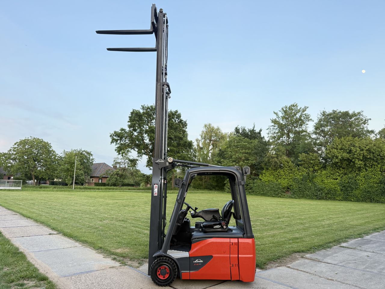 Linde E16 EVO triplex freelift Sideshift nieuwe banden