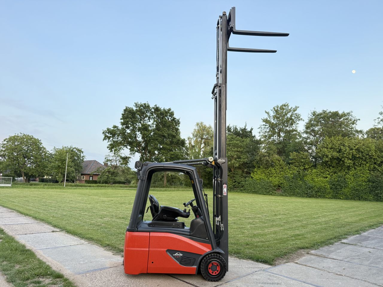 Linde E16 EVO triplex freelift Sideshift nieuwe banden