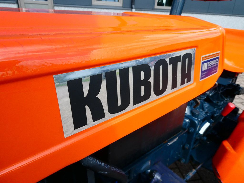 Kubota B6000 4wd / Gazonbanden
