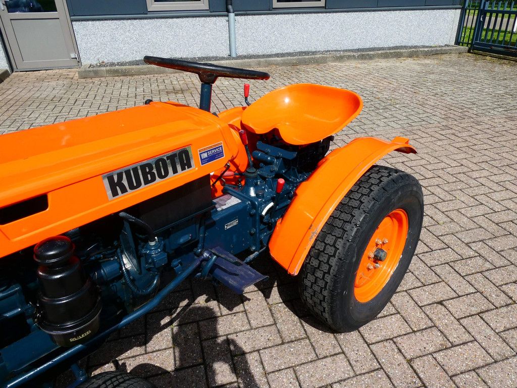 Kubota B6000 4wd / Gazonbanden
