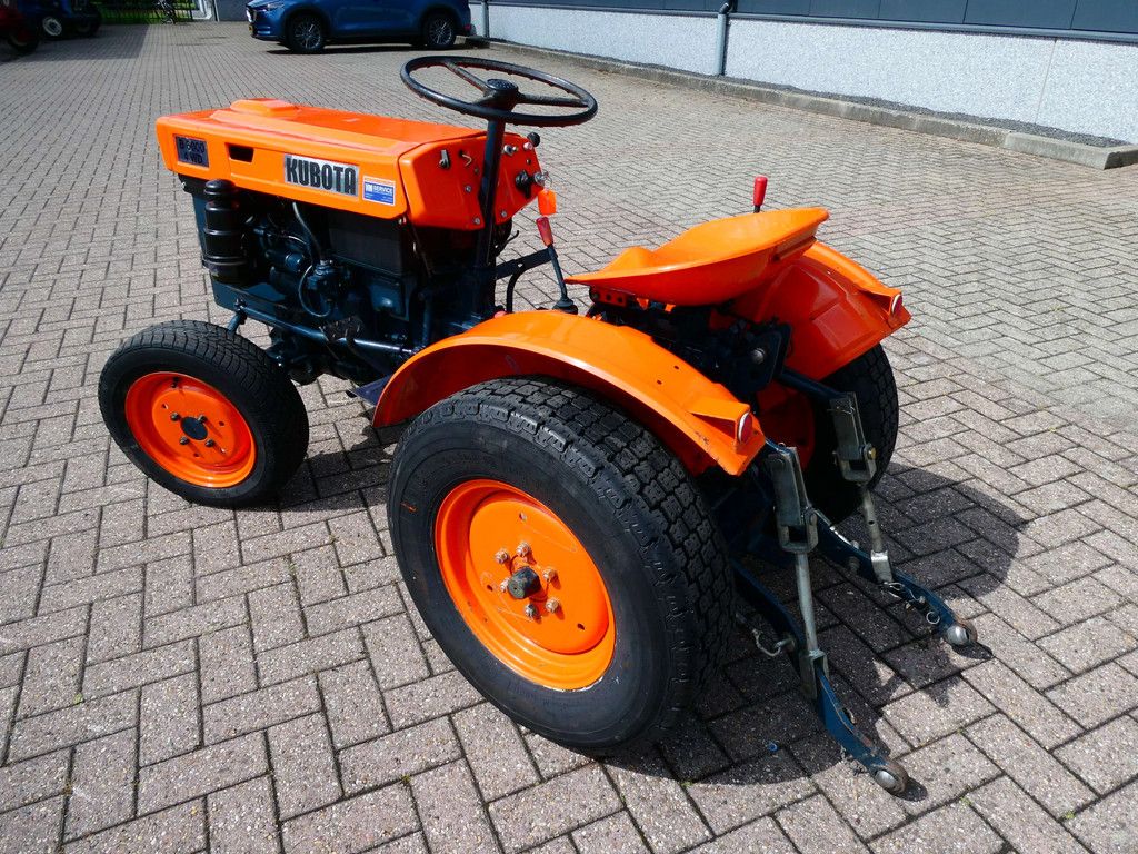 Kubota B6000 4wd / Gazonbanden