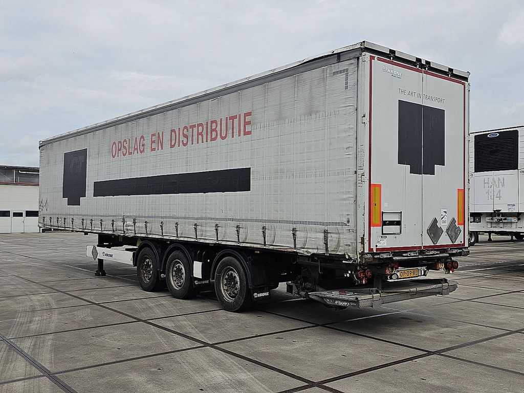 KRONE SD steeraxle taillift