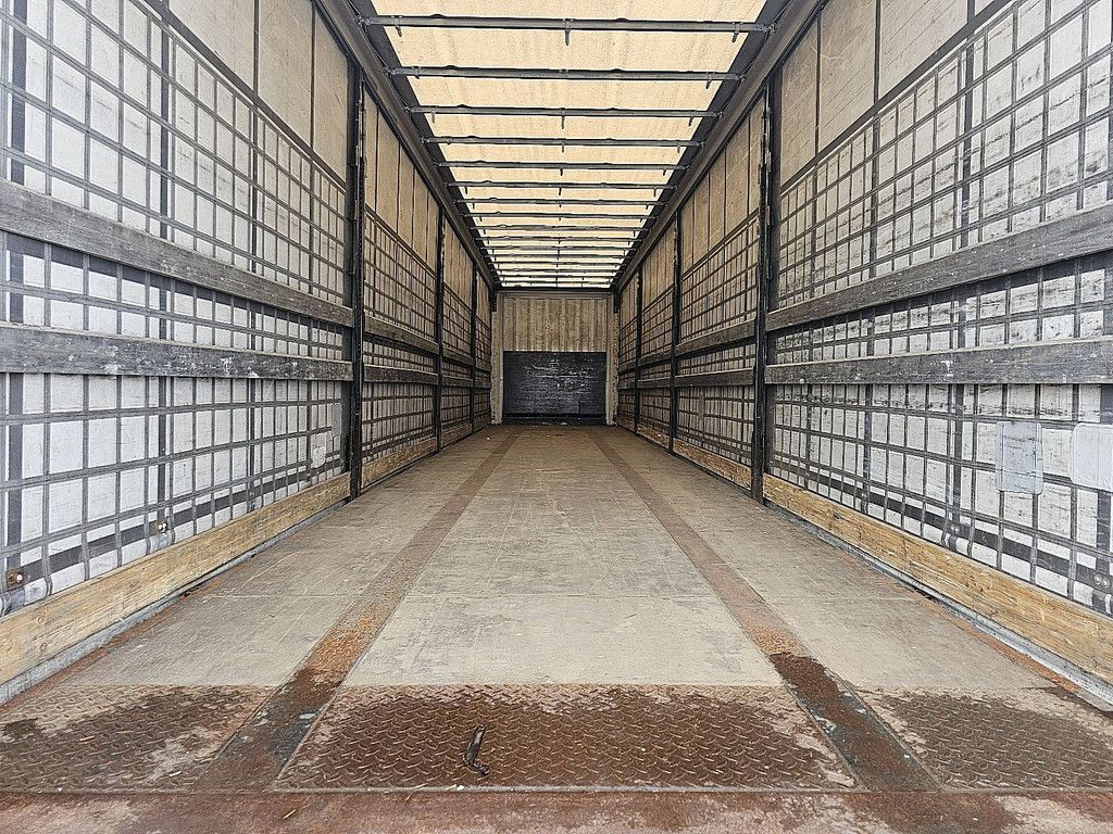 KRONE SD steeraxle taillift