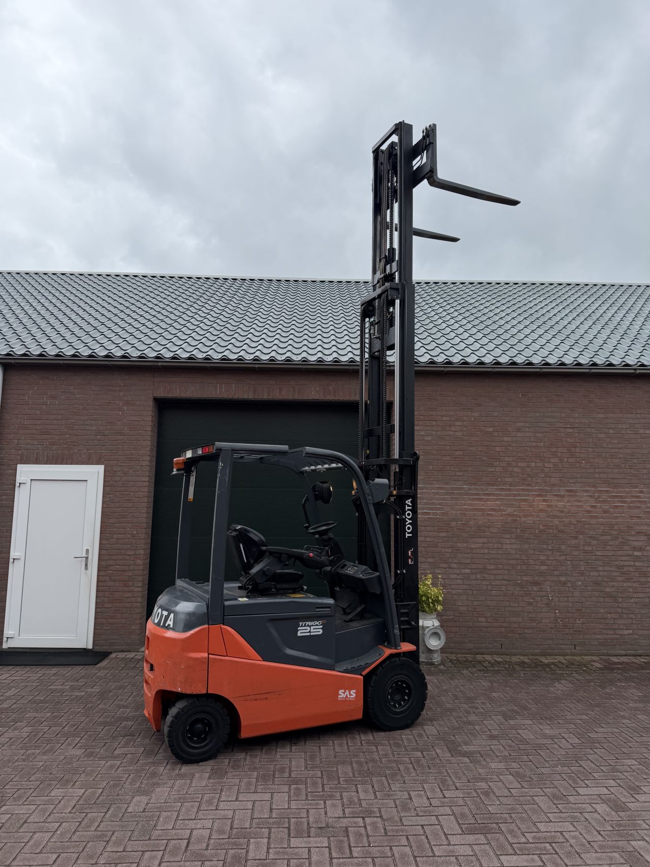 Toyota 2500kg 1100 uur! Triplo elektrische heftruck