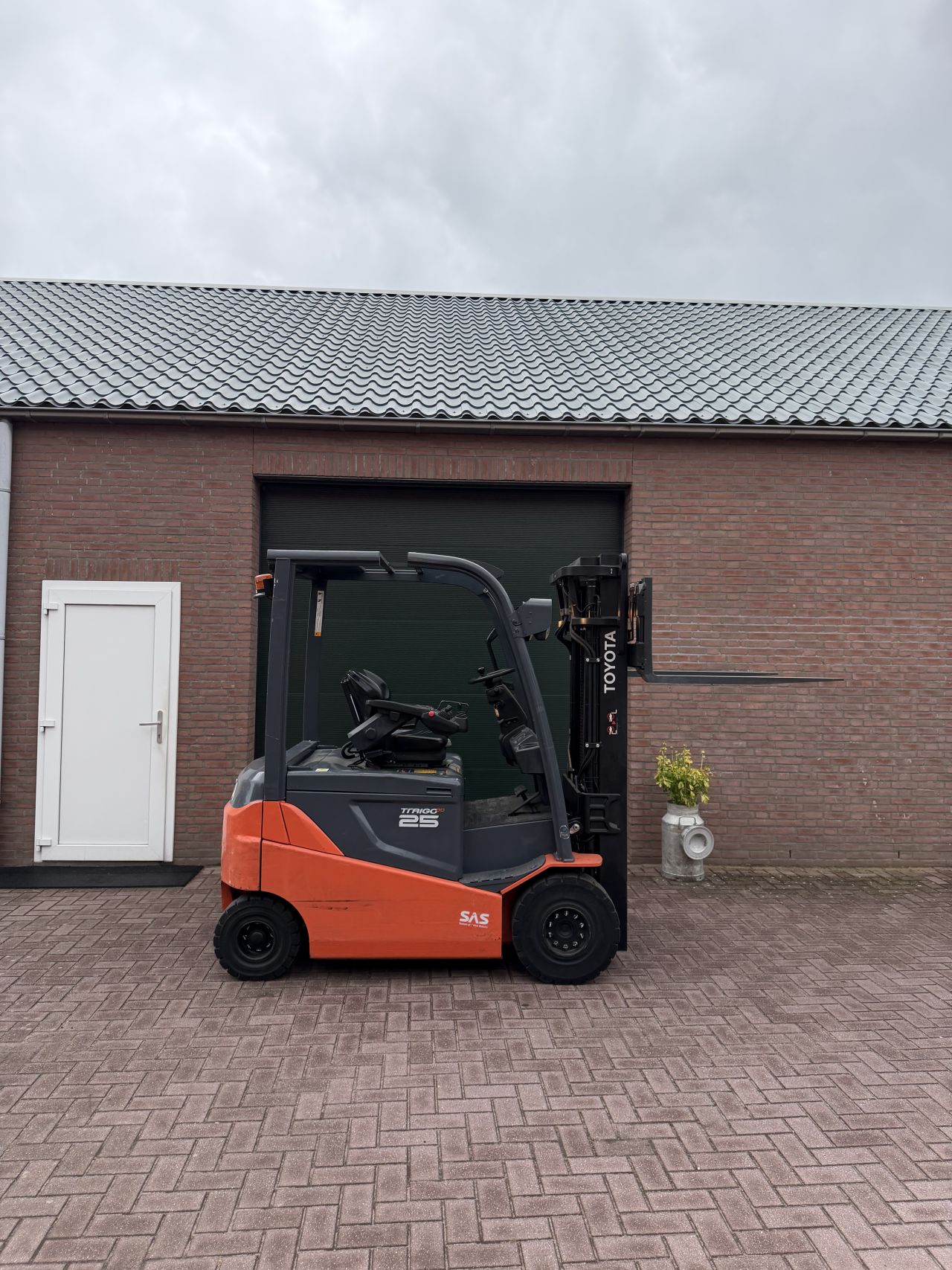 Toyota 2500kg 1100 uur! Triplo elektrische heftruck