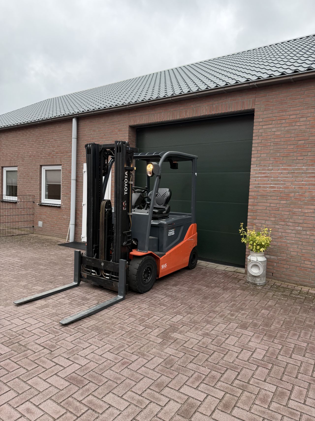 Toyota 2500kg 1100 uur! Triplo elektrische heftruck