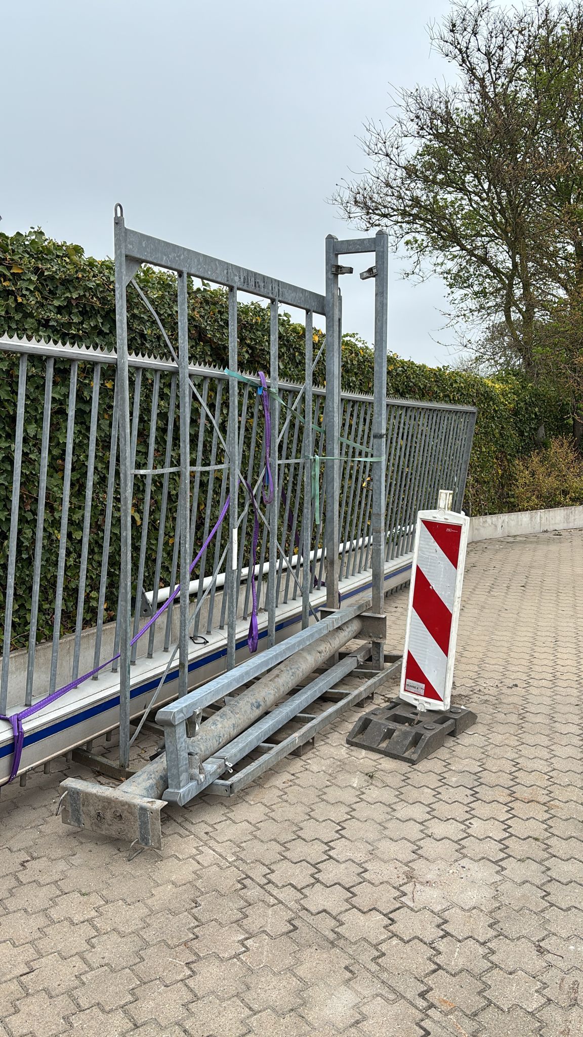 Aangeboden Handbediende Heras Schuifpoort 9 meter
