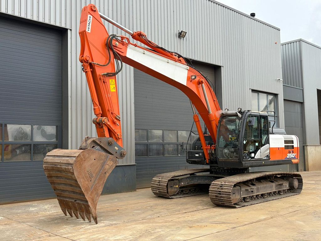Hitachi ZX250LC-6