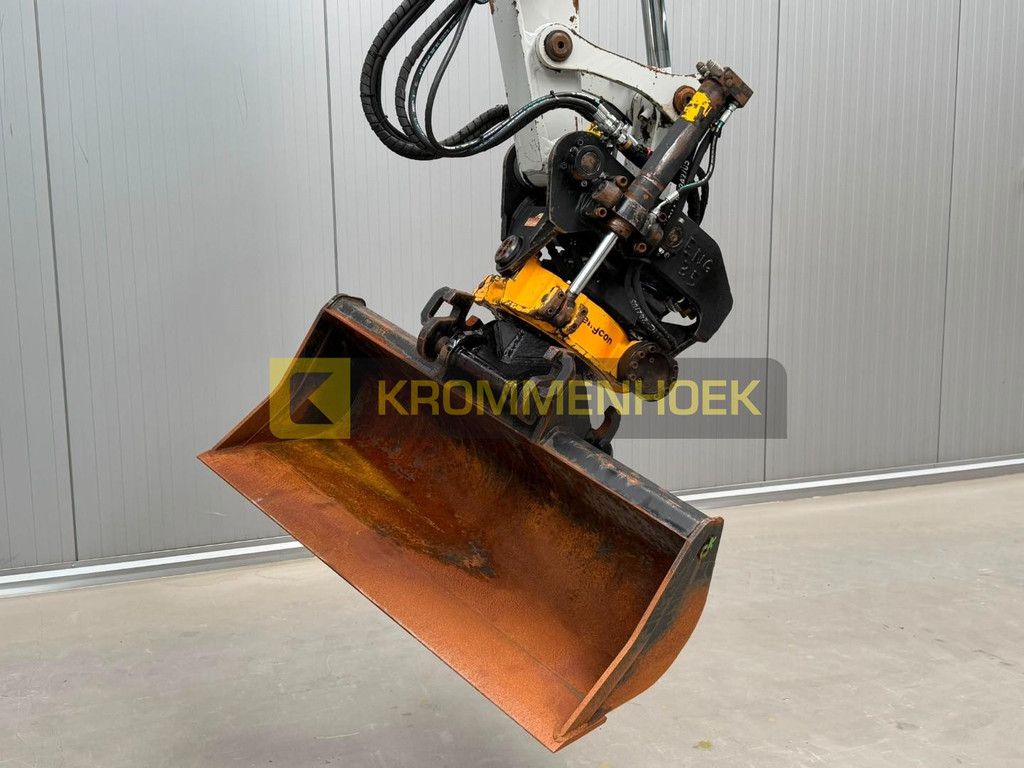 Takeuchi TB 295 W Engcon Tilt Rotator KH9585