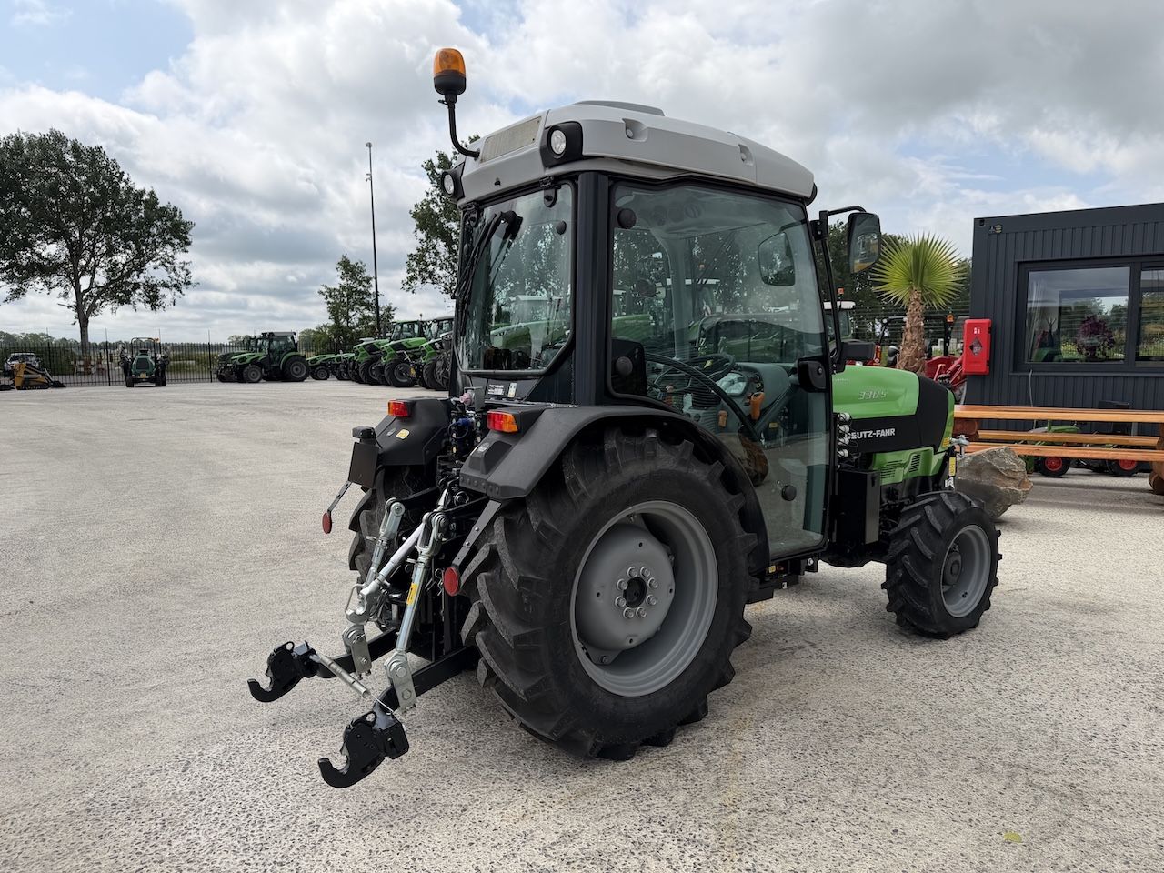 Deutz-Fahr S 330 DT Smalspoor trekker