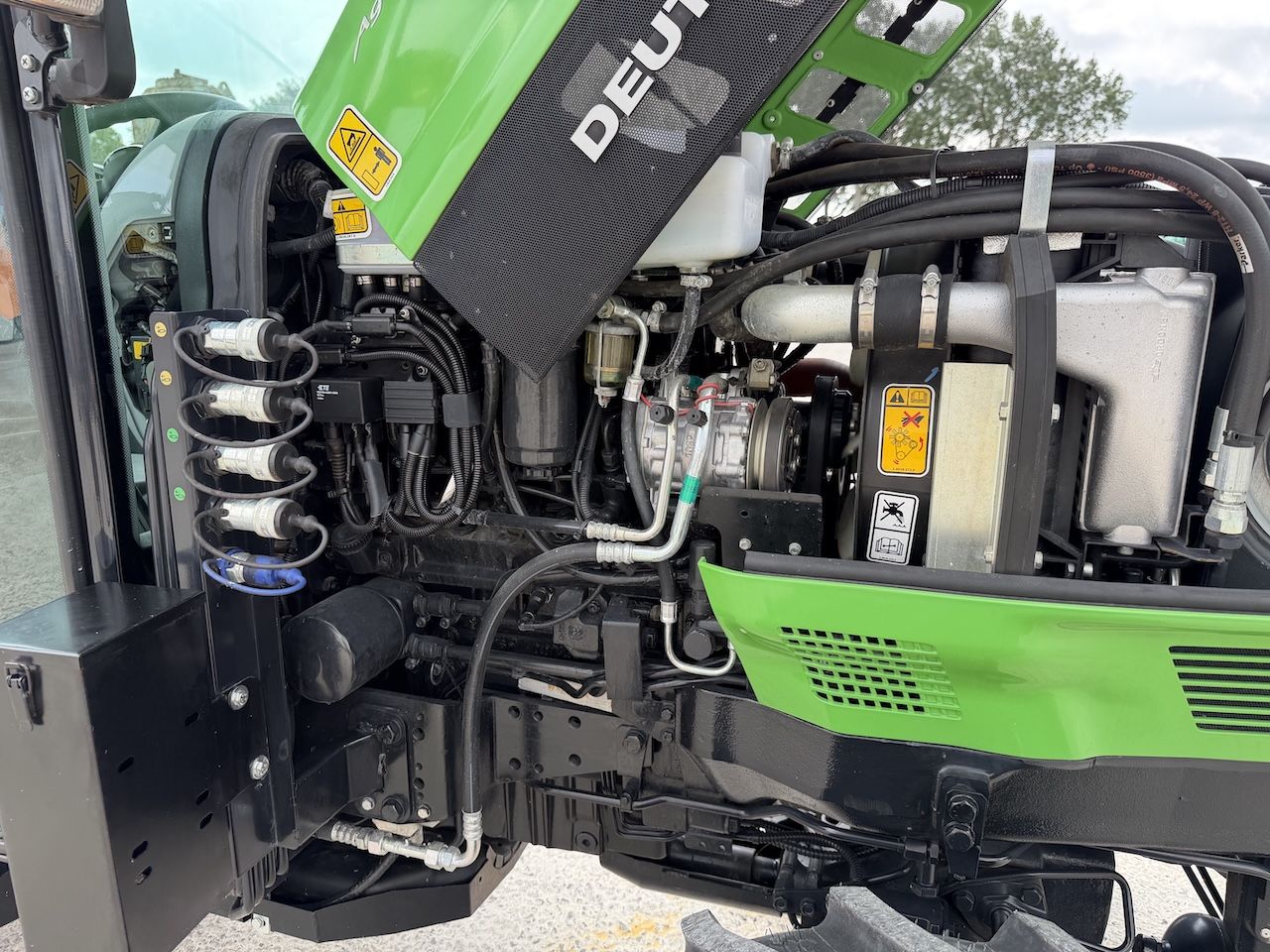 Deutz-Fahr S 330 DT Smalspoor trekker