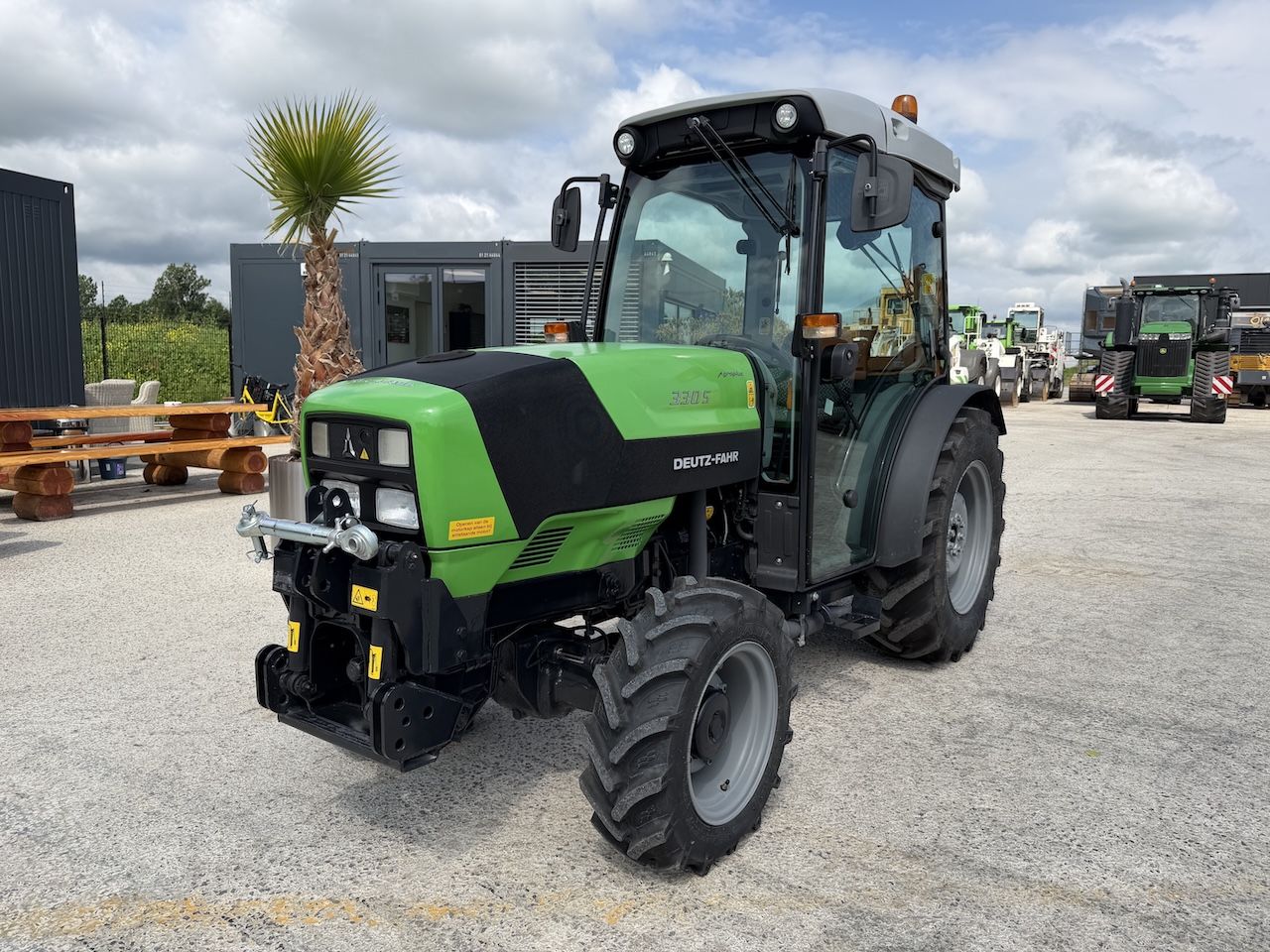 Deutz-Fahr S 330 DT Smalspoor trekker