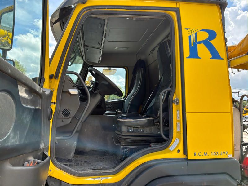 2011 Volvo FMFH E5 Tractor